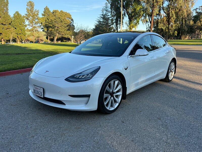 2019 Tesla Model 3 Long Range's photo