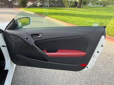 2012 Hyundai Genesis Coupe 2.0T R-Spec Manual - Photo 15 - Fremont, CA 94536