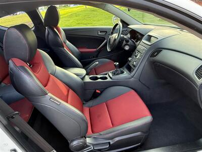 2012 Hyundai Genesis Coupe 2.0T R-Spec Manual - Photo 10 - Fremont, CA 94536