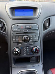 2012 Hyundai Genesis Coupe 2.0T R-Spec Manual - Photo 18 - Fremont, CA 94536