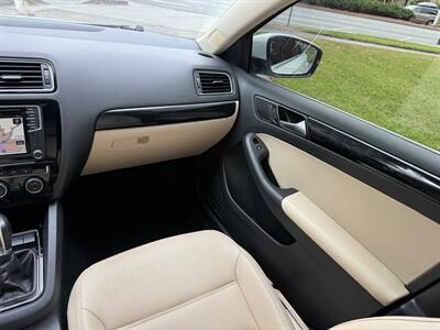 2017 Volkswagen Jetta 1.8T SEL Premium   - Photo 12 - Fremont, CA 94536