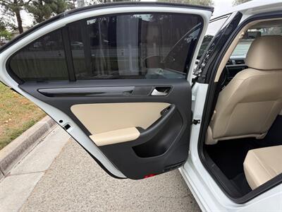 2017 Volkswagen Jetta 1.8T SEL Premium   - Photo 28 - Fremont, CA 94536