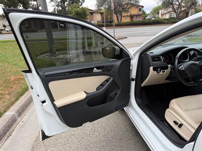 2017 Volkswagen Jetta 1.8T SEL Premium   - Photo 21 - Fremont, CA 94536