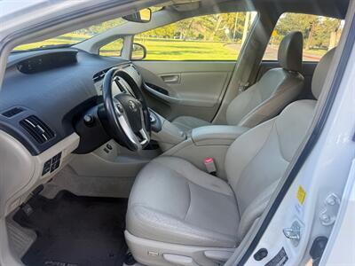 2010 Toyota Prius V   - Photo 14 - Fremont, CA 94536