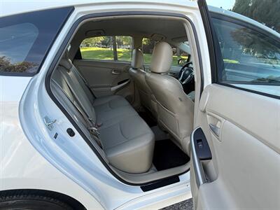 2010 Toyota Prius V   - Photo 17 - Fremont, CA 94536