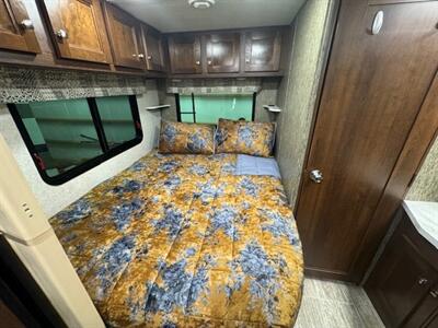 2019 Forest River SUNSEEKER LE M-2350 LE 25FT LONG IT HAS A CORNER BED YES FINANCING IS AVAILABLE!!!! - Photo 16 - Molalla, OR 97038