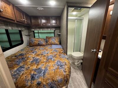 2019 Forest River SUNSEEKER LE M-2350 LE 25FT LONG IT HAS A CORNER BED YES FINANCING IS AVAILABLE!!!! - Photo 17 - Molalla, OR 97038