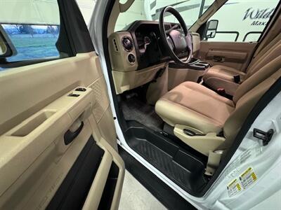 2019 Forest River SUNSEEKER LE M-2350 LE 25FT LONG IT HAS A CORNER BED YES FINANCING IS AVAILABLE!!!! - Photo 8 - Molalla, OR 97038