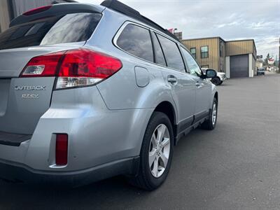 2013 Subaru Outback 2.5i Premium   - Photo 6 - Molalla, OR 97038