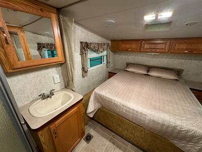 2004 Holiday Rambler Savoy 30BHS   - Photo 19 - Molalla, OR 97038