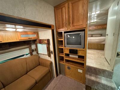 2004 Holiday Rambler Savoy 30BHS   - Photo 11 - Molalla, OR 97038