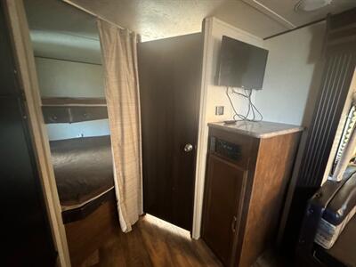 2017 Forest River Heritage Glen 24BHHL Hyper Lyte  YES FINANCING IS AVAILABLE!!!! - Photo 14 - Molalla, OR 97038