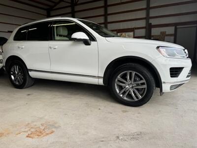 2015 Volkswagen Touareg TDI Sport  A.W.D. YES FINANCING IS AVAILABLE!!!! - Photo 1 - Molalla, OR 97038