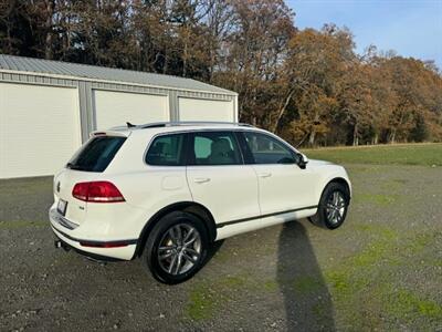 2015 Volkswagen Touareg TDI Sport  A.W.D. YES FINANCING IS AVAILABLE!!!! - Photo 4 - Molalla, OR 97038