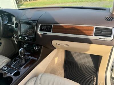 2015 Volkswagen Touareg TDI Sport  A.W.D. YES FINANCING IS AVAILABLE!!!! - Photo 14 - Molalla, OR 97038