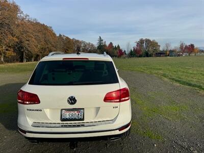 2015 Volkswagen Touareg TDI Sport  A.W.D. YES FINANCING IS AVAILABLE!!!! - Photo 7 - Molalla, OR 97038
