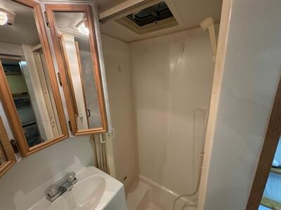 2003 s&s truck camper ponderosa m-11-db YES FINANCING IS AVAILABLE!!!! - Photo 19 - Molalla, OR 97038