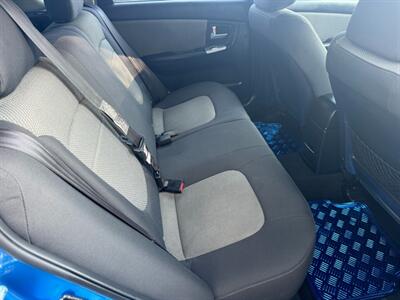2007 Kia Spectra Spectra5 SX  YES FINANCING AVAILABLE - Photo 6 - Molalla, OR 97038
