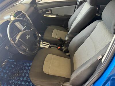 2007 Kia Spectra Spectra5 SX  YES FINANCING AVAILABLE - Photo 12 - Molalla, OR 97038