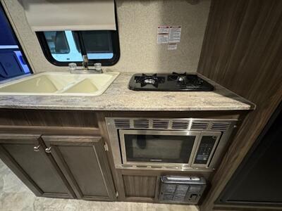 2018 Forest River coachman apex nano m-193bhs  YES FINANCING IS AVAILABLE!!!! - Photo 18 - Molalla, OR 97038
