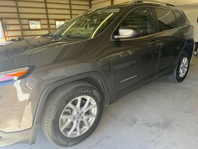 2015 Jeep Cherokee Latitude  4.w.d.only 96,000 miles - Photo 2 - Molalla, OR 97038