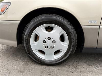 2000 Lexus ES 300   - Photo 9 - San Leandro, CA 94578