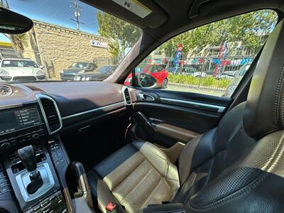 2012 Porsche Cayenne Turbo   - Photo 15 - San Leandro, CA 94578