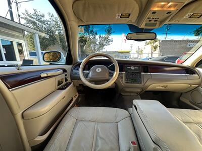 2004 Lincoln Town Car Ultimate - Photo 16 - San Leandro, CA 94578