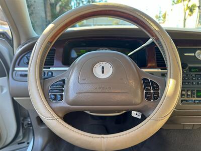 2004 Lincoln Town Car Ultimate - Photo 20 - San Leandro, CA 94578