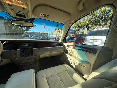 2004 Lincoln Town Car Ultimate - Photo 14 - San Leandro, CA 94578