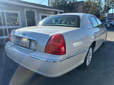 2004 Lincoln Town Car Ultimate - Photo 5 - San Leandro, CA 94578