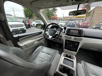 2010 Volkswagen Routan SEL Premium   - Photo 15 - San Leandro, CA 94578