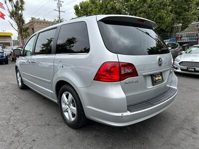 2010 Volkswagen Routan SEL Premium   - Photo 7 - San Leandro, CA 94578