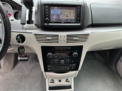 2010 Volkswagen Routan SEL Premium   - Photo 20 - San Leandro, CA 94578