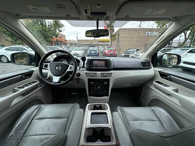 2010 Volkswagen Routan SEL Premium   - Photo 14 - San Leandro, CA 94578
