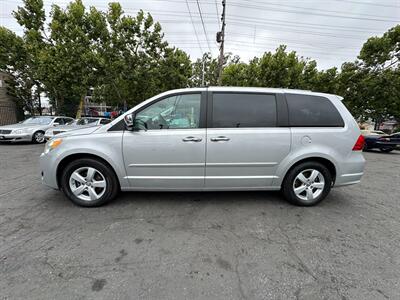 2010 Volkswagen Routan SEL Premium   - Photo 8 - San Leandro, CA 94578