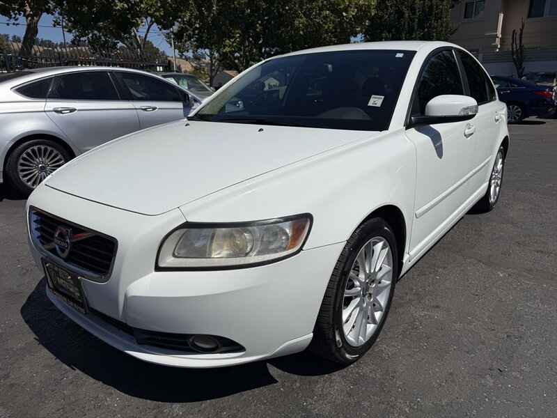 2011 Volvo S40 T5 R-Design  