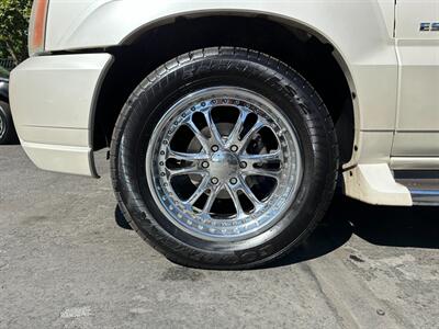 2004 Cadillac Escalade   - Photo 9 - San Leandro, CA 94578