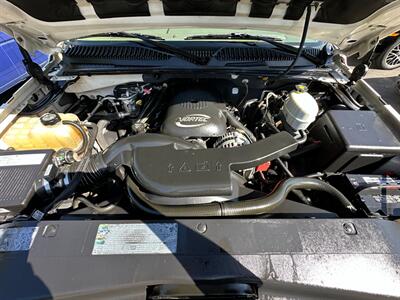 2004 Cadillac Escalade   - Photo 10 - San Leandro, CA 94578