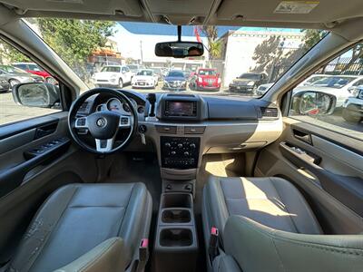 2012 Volkswagen Routan SE   - Photo 14 - San Leandro, CA 94578