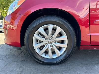 2012 Volkswagen Routan SE   - Photo 9 - San Leandro, CA 94578
