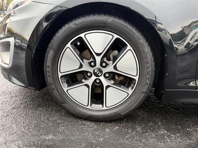 2011 Kia Optima Hybrid - Photo 9 - San Leandro, CA 94578