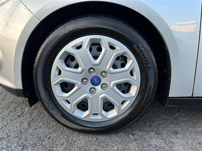 2012 Ford Focus SE   - Photo 9 - San Leandro, CA 94578