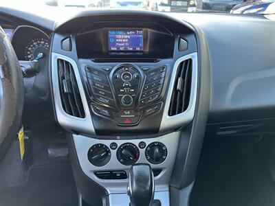 2012 Ford Focus SE   - Photo 18 - San Leandro, CA 94578