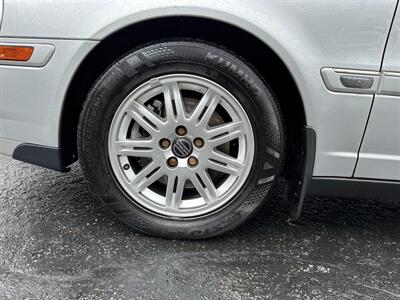 2005 Volvo S80 2.5T   - Photo 9 - San Leandro, CA 94578