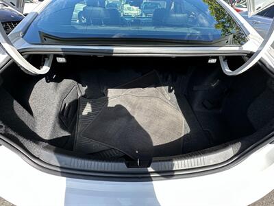 2016 Chevrolet Malibu Hybrid   - Photo 11 - San Leandro, CA 94578