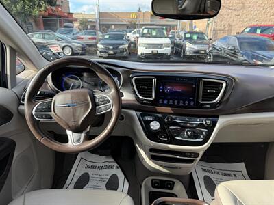 2017 Chrysler Pacifica Touring Plus   - Photo 17 - San Leandro, CA 94578