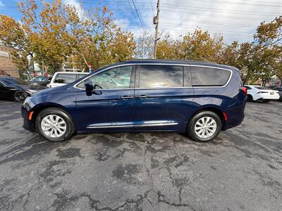 2017 Chrysler Pacifica Touring Plus   - Photo 8 - San Leandro, CA 94578