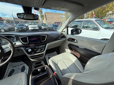 2017 Chrysler Pacifica Touring Plus   - Photo 16 - San Leandro, CA 94578