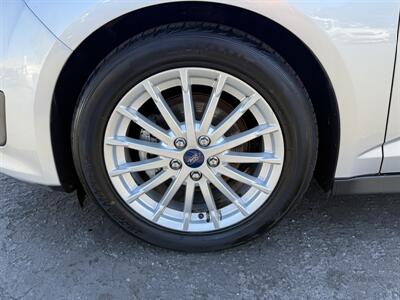2016 Ford C-MAX Hybrid SE   - Photo 9 - San Leandro, CA 94578